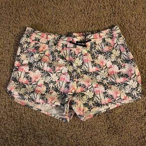 Columbia shorts size L (never worn)